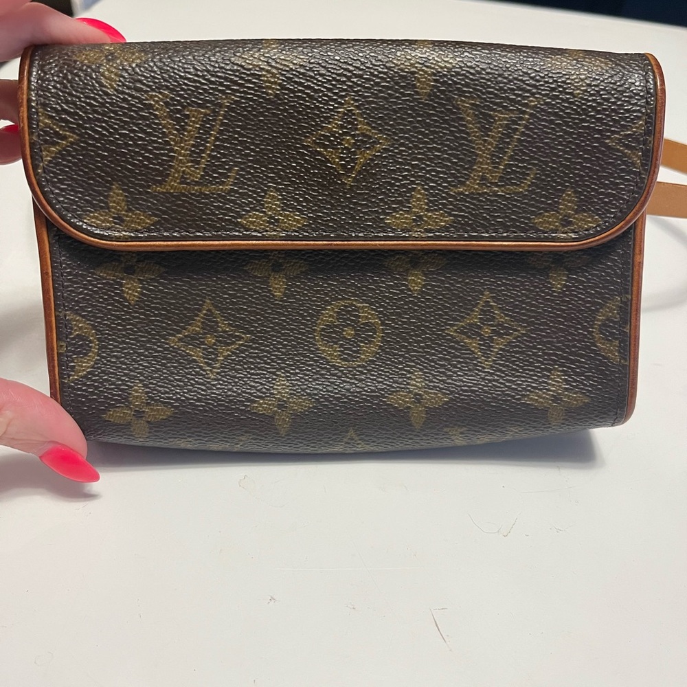 Louis Vuitton Monogram Canvas Brown Crossbody Clutch - Picture 2 of 15